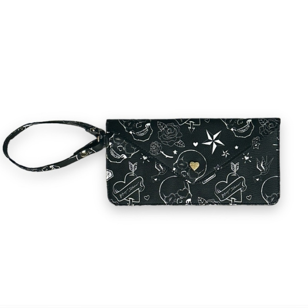 BETSEY JOHNSON Black White Skull Heart Spooky Tattoo Envelope Clutch Wristlet